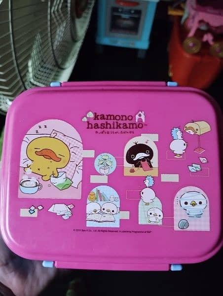 Preloved,lunch boxes, school bags & school shoes 0