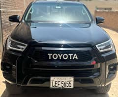 Toyota Hilux 2018 black total genuine