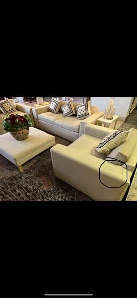 Chenone Sofa set  Centre table Good condition 2