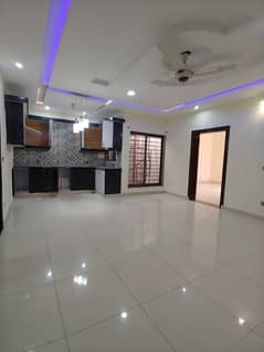 8 Marla Investor Rate House for Sale in D Block Bahria Phase 8