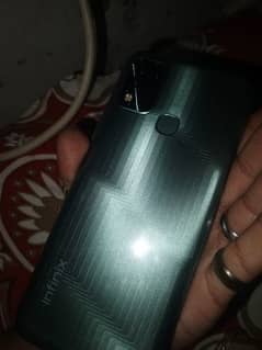 Infinix hot 10 play back raf hai Baki ok hai 03195868471