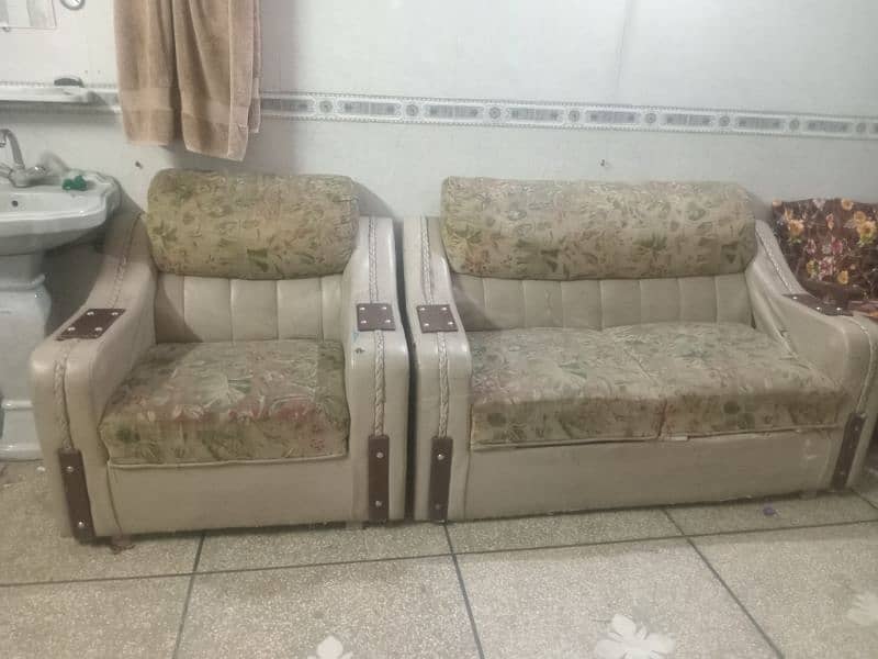 1 2 3 Sofa Set 8/10 Condition 0