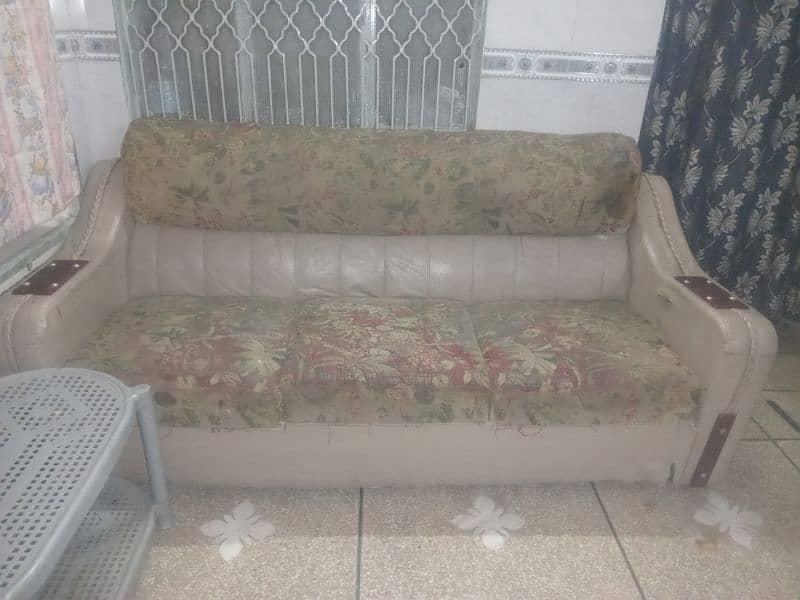 1 2 3 Sofa Set 8/10 Condition 1