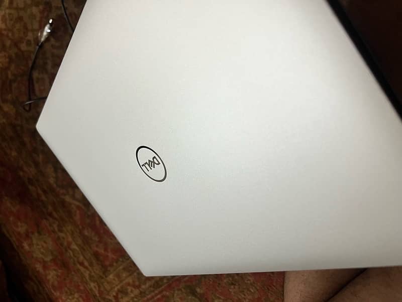 Dell XPS 15 4k Infinity 8th Gen Ci7 High End Machine 3