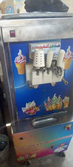 con ice cream machine