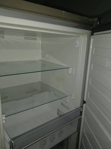 Dawlance vertical freezer 2