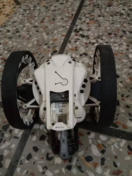 Parrot mini drone sumo jumping without battery 1