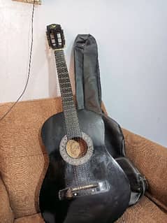 beginner guitar with bag and one pic