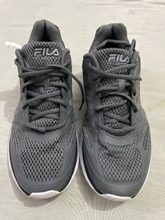 brand new original fila running shoes