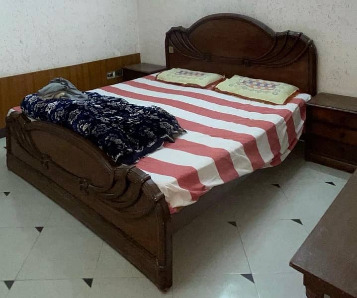 A Double Bed with Two Side Table for Sale 0