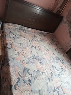 wooden bed with master moltyfoam mattres