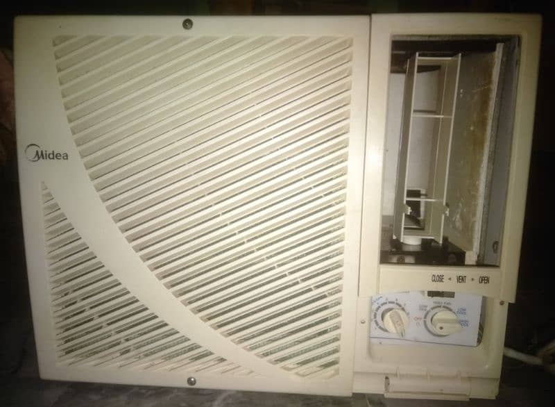 MIDEA 0.75 TON WINDOW AC 2