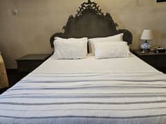 Bed set / King size bed/ Sidetable & Dresser / Bed for sale