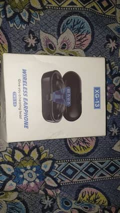 XG-13 Bluetooth earphones 10/10 condition with charger