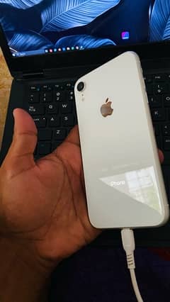 IPHONE XR 128GB FACTORY UNLOCK