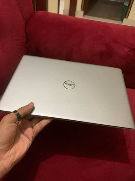 Dell laptop i5 8th generation 8/256 , scretchless 4