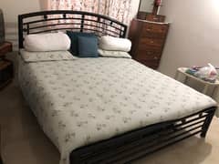 Double bed / bed set/furniture/king size bed/wooden bed