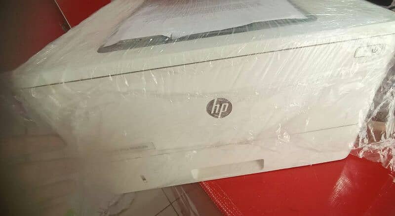 I m selling HP printer 10/9 good condition no fault cash need 1