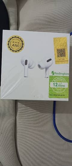 Redington  Apple AirPods Pro with Wireless Charging Case - MWP22ZM/A