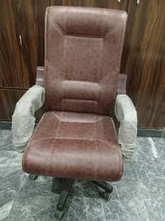 Office Rolling Chair for sale not Used Fresh and scratchless
