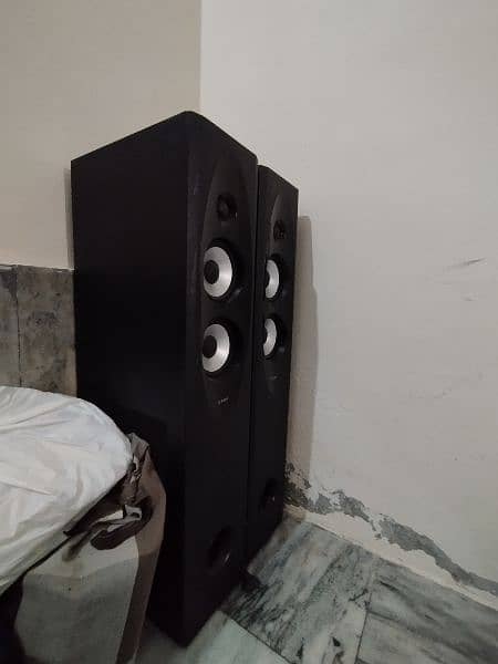 Fenda T-60x huge speaker 1