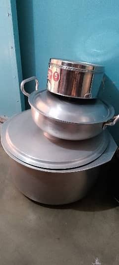 I am sale one time use bartan condition like new price 7 thousand