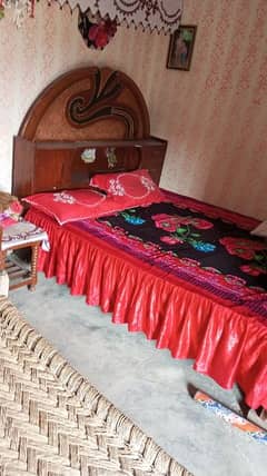 Double Bed ,singhar sheesha,Berten Showcase