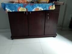 iron stand table wid storage