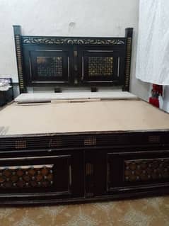 Master king size bed for sale
