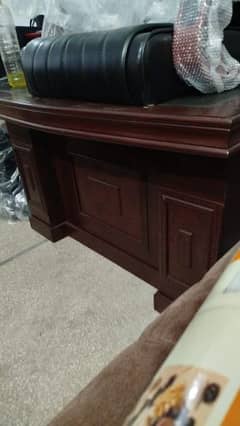 office table in different sizes (LAHORE)