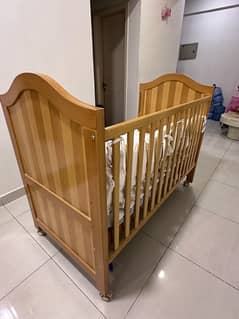 baby cot