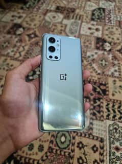 One plus 9 pro 5G 12/256 gb ram