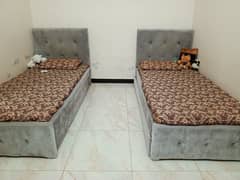 2 single beds