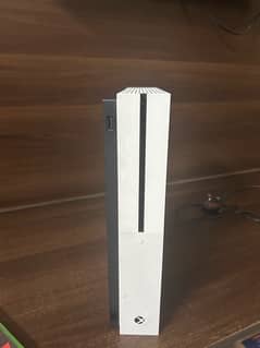 Xbox one s (1 tb)