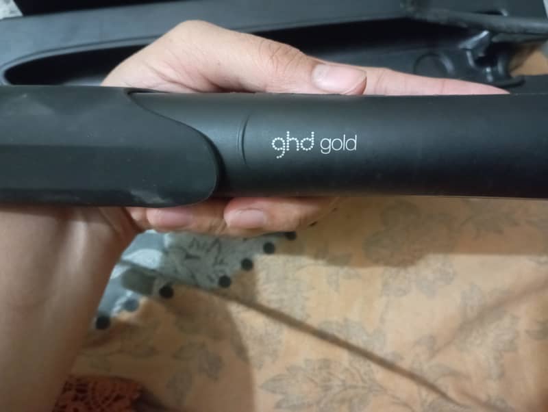 Straightener used and repaired ghd gold 1