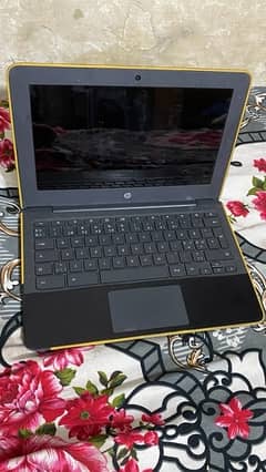 HP chrome book with touch screen