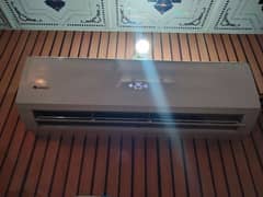 non inverter gree AC lomo 5 mint condition