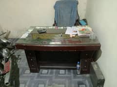 chair plus table bikul ok h saf halt ma h