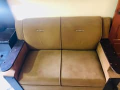 2 Seater Sofa 10/09 Condition
