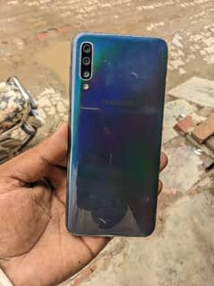 Samsung A50 urgant sell karna ha 3183346744 0