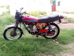 Honda 125 14 model Lahore number copy FIL sab ok ha koi Kam ni ha