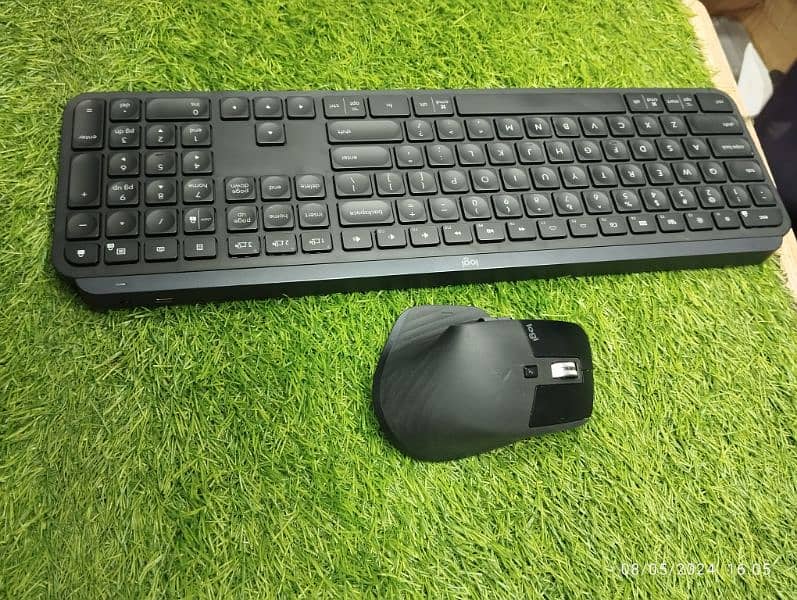 Logitech mx keys keyboard+ mx master 3 mouse pair 1