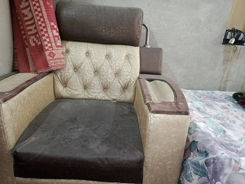 Sofa 1 Seater Available for sale 2