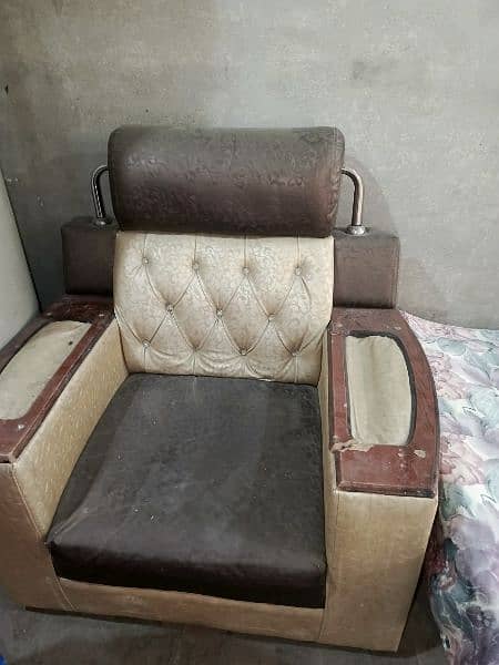 Sofa 1 Seater Available for sale 3