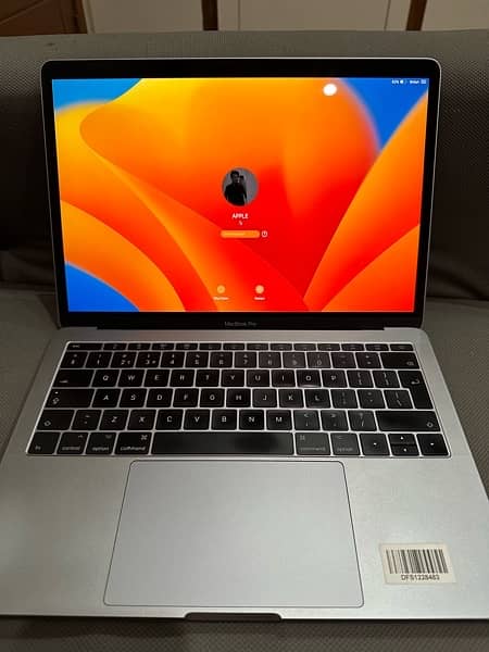 macbook pro (2017) 1