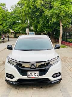 Honda Vezel RS honda sensing Hybrid (Top of line )