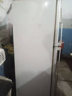 this frige for sale condaction 8/10