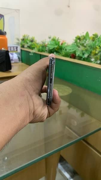 i phone 11 pro midnight green 256 gb PTA approved only set 2