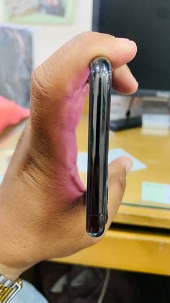 i phone 11 pro midnight green 256 gb PTA approved only set 8