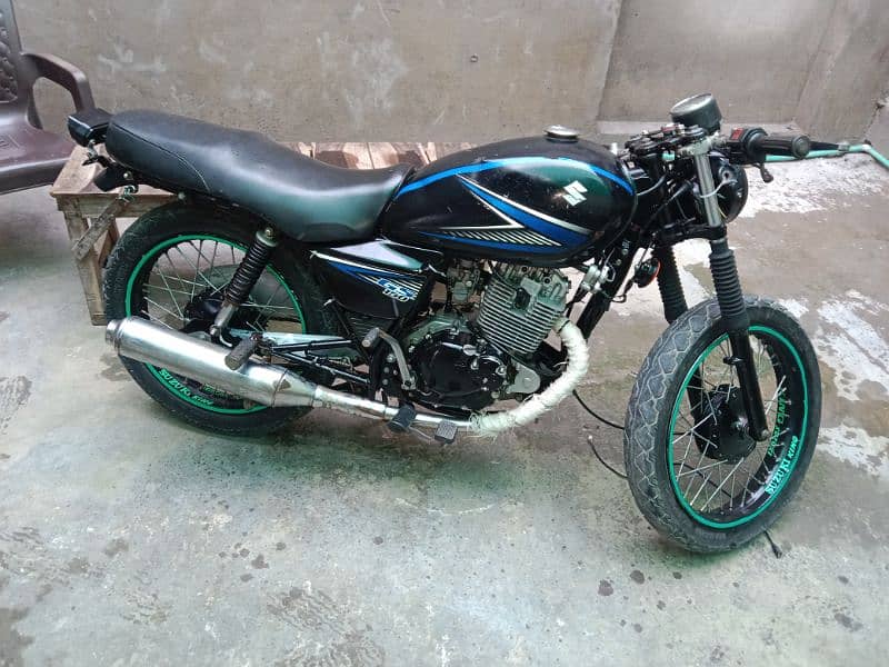 Suzuki GS 150 2